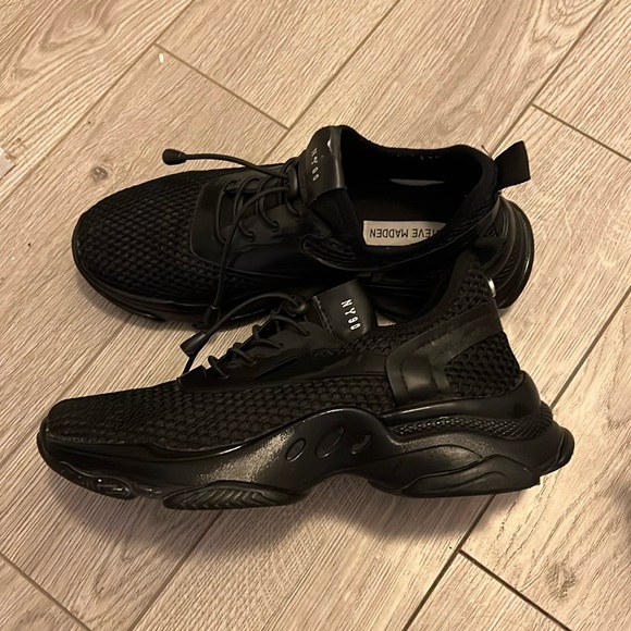 Steve madden black casual sneakers (US9.5) - Picture 1 of 4